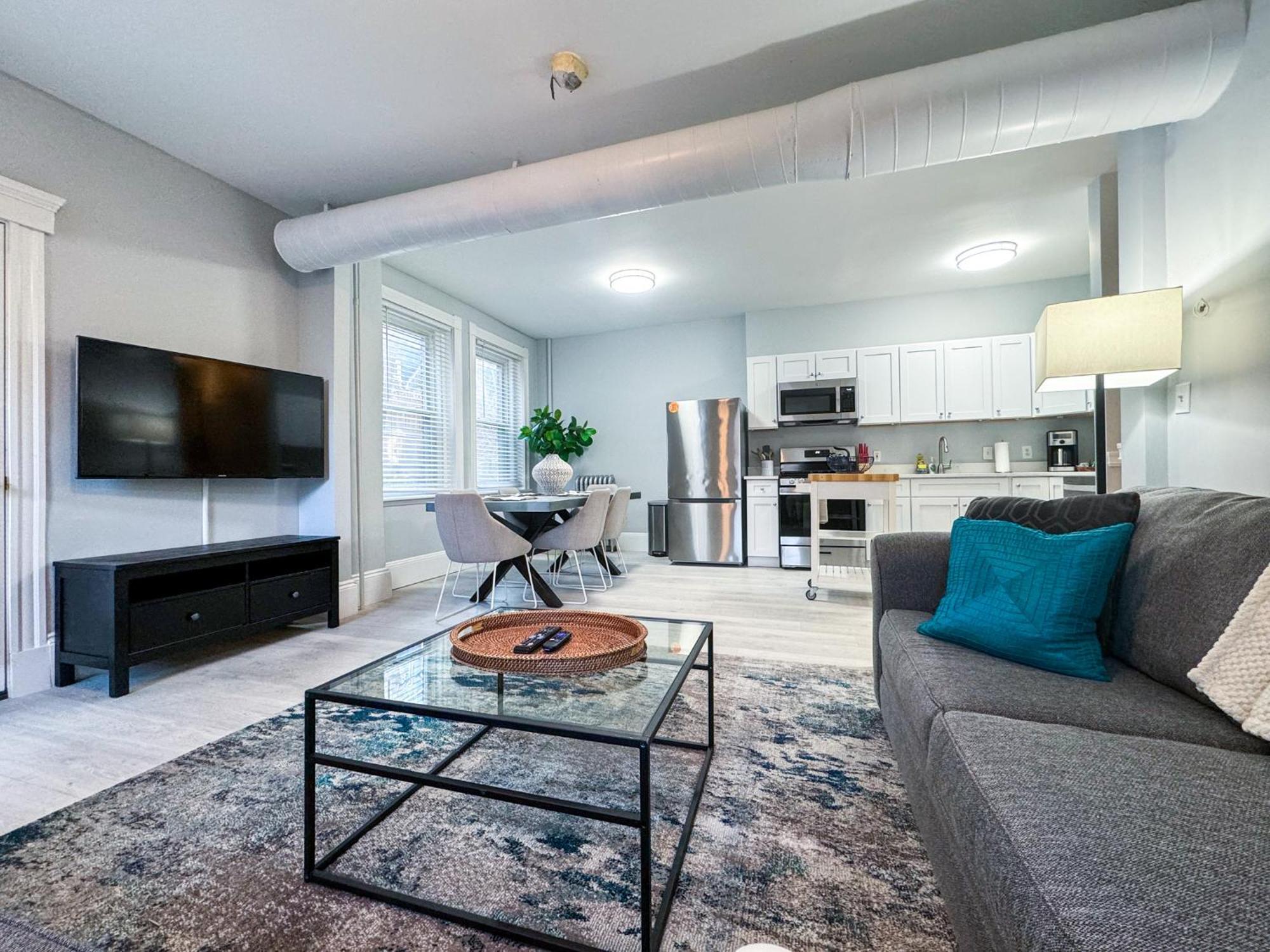 Huge,3 Bed,2Bath,Public Transport,Boston,Sleeps 9 Apartamento Brookline Exterior foto